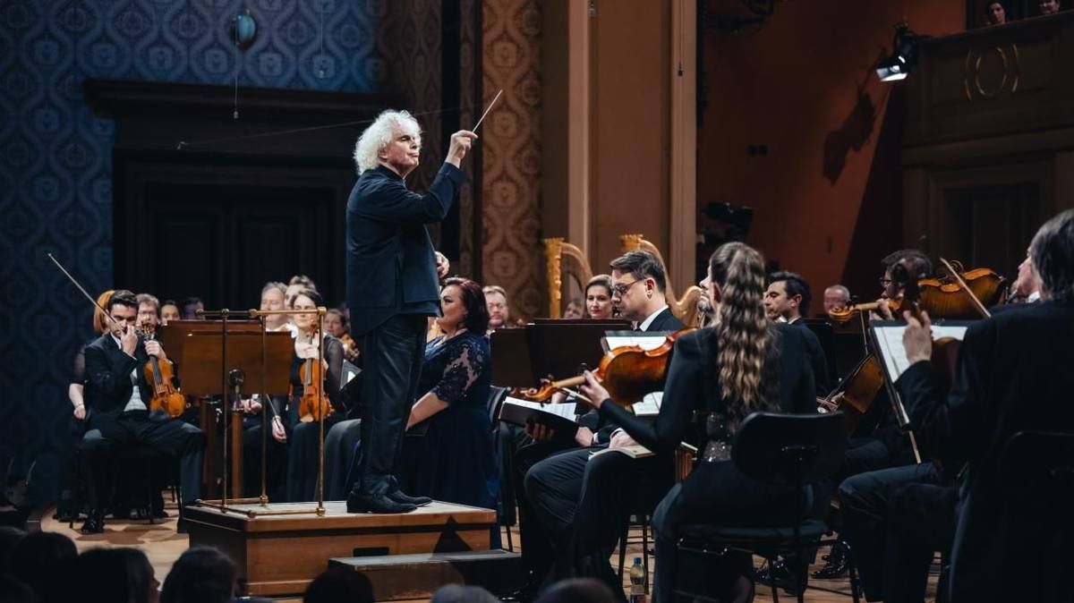 Danzas eslavas, Op. 46 de Antonín Dvořák – Filarmónica Checa & Simon Rattle