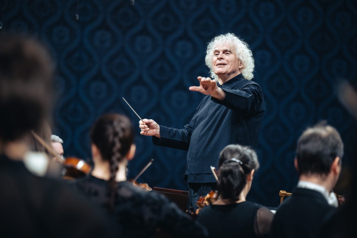 Dvořák: Slavonic Dances, Op. 46, with the Czech Philharmonic and Sir Simon Rattle
