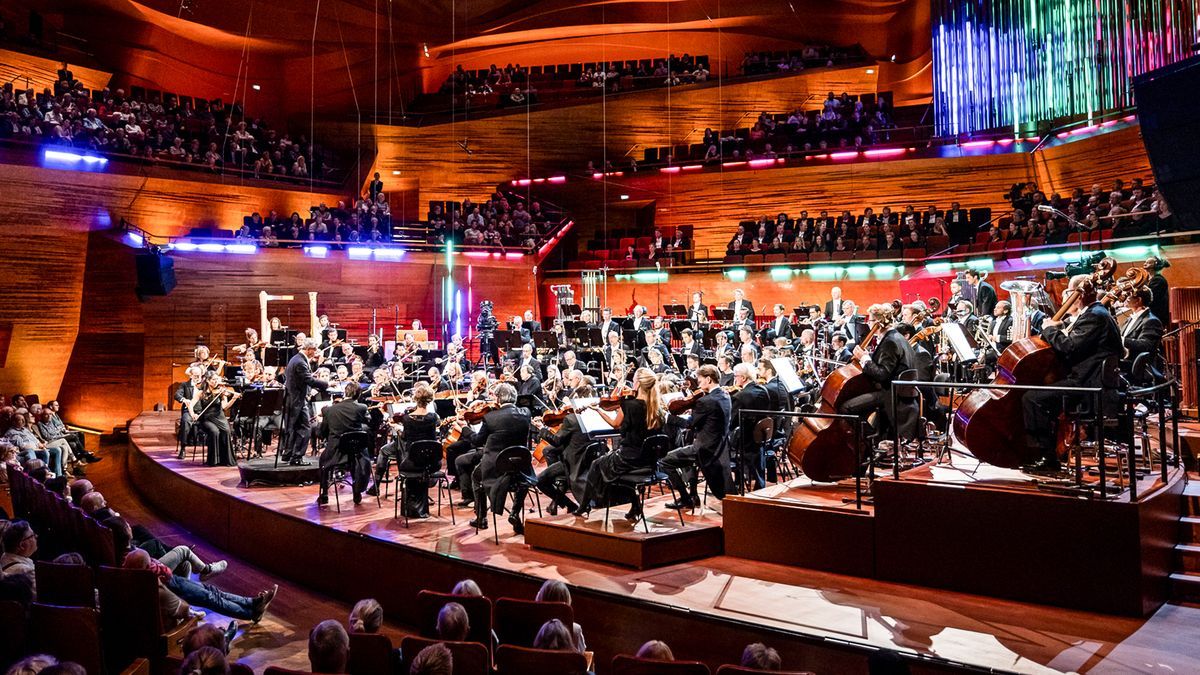 E. Nikolovska, J. Ley, Danish National Symphony Orchestra and Choir, and Fabio Luisi: Scriabin and Schoenberg