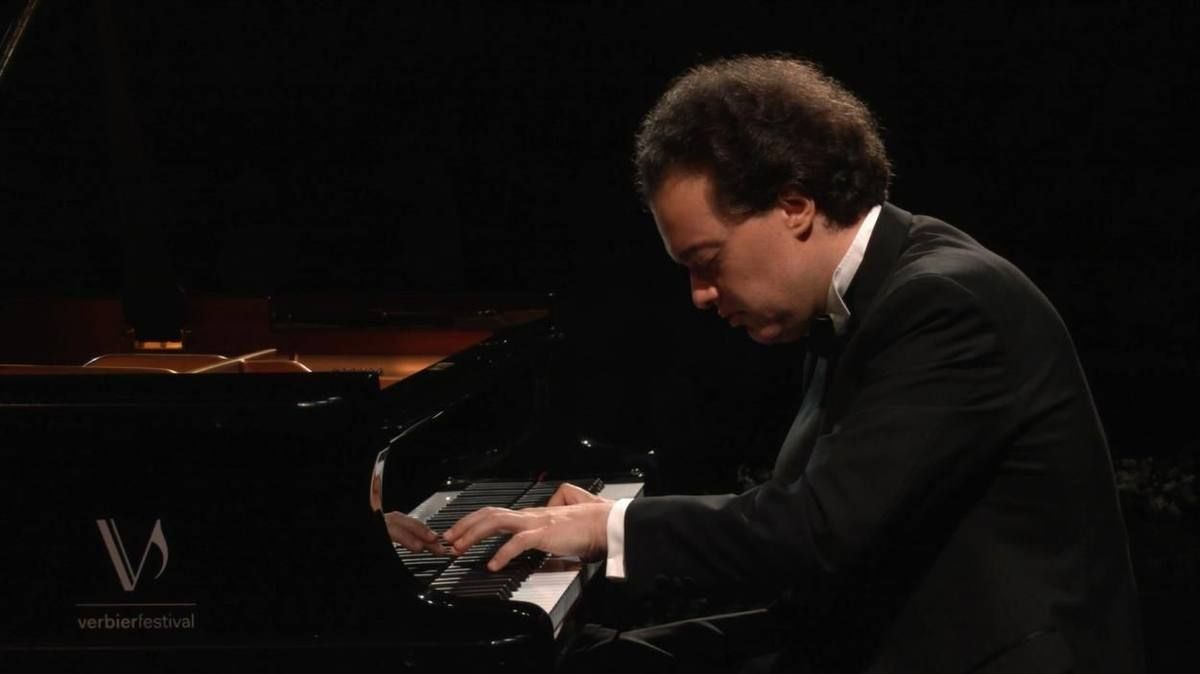 Evgeny Kissin interpreta Berg, Khrennikov, Gershwin, Chopin, Mendelssohn & Debussy en Verbier