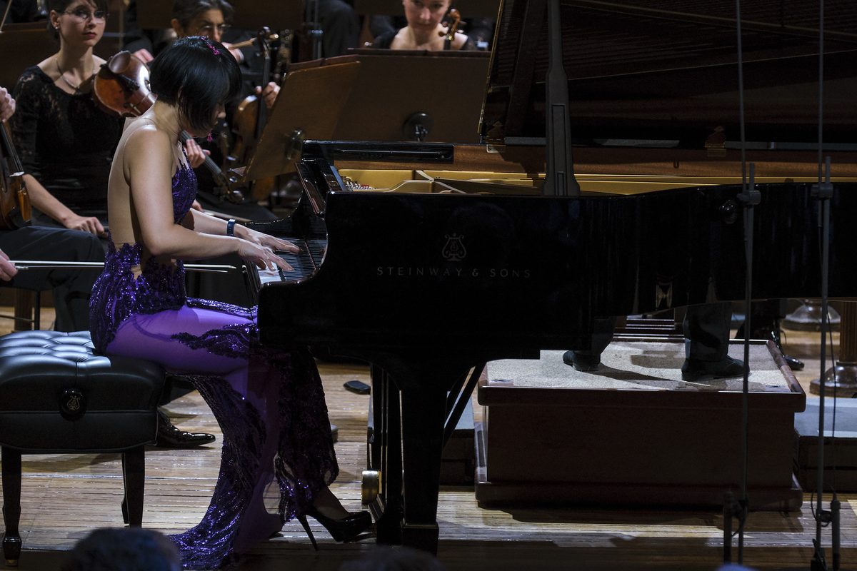 Czech Philharmonic, Prague Philharmonic Choir, Y. Wang & S. Bychkov