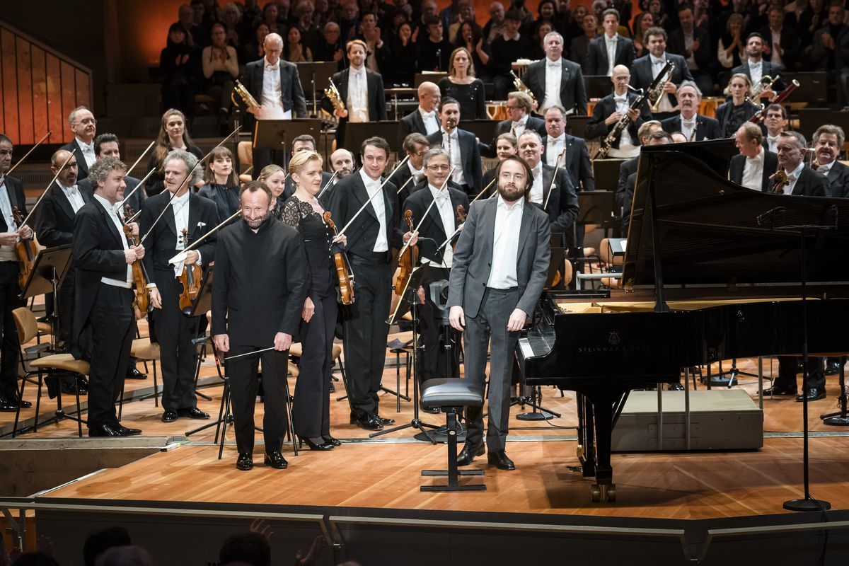 Gala de Berlín 2024 – D. Trifonov, Fil. de Berlín & K. Petrenko interpretan Brahms, Wagner & R. Strauss