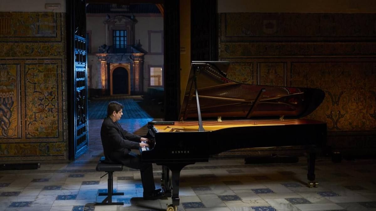 Javier Perianes toca D. Scarlatti & I. Albéniz en el Real Alcázar de Sevilla