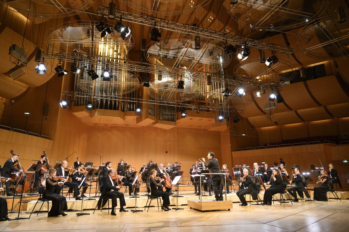 Mendelssohn Bartholdy, Mozart: Münchner Philharmoniker, Andrés Orozco-Estrada