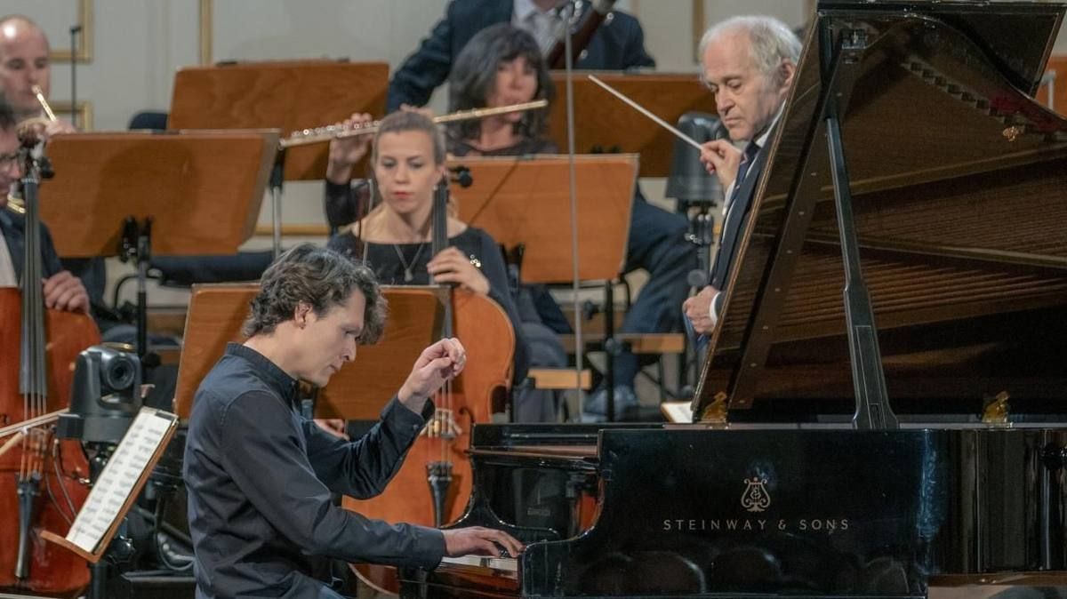 Mozart: Lukas Sternath - Mozarteumorchester Salzburg, Adam Fischer