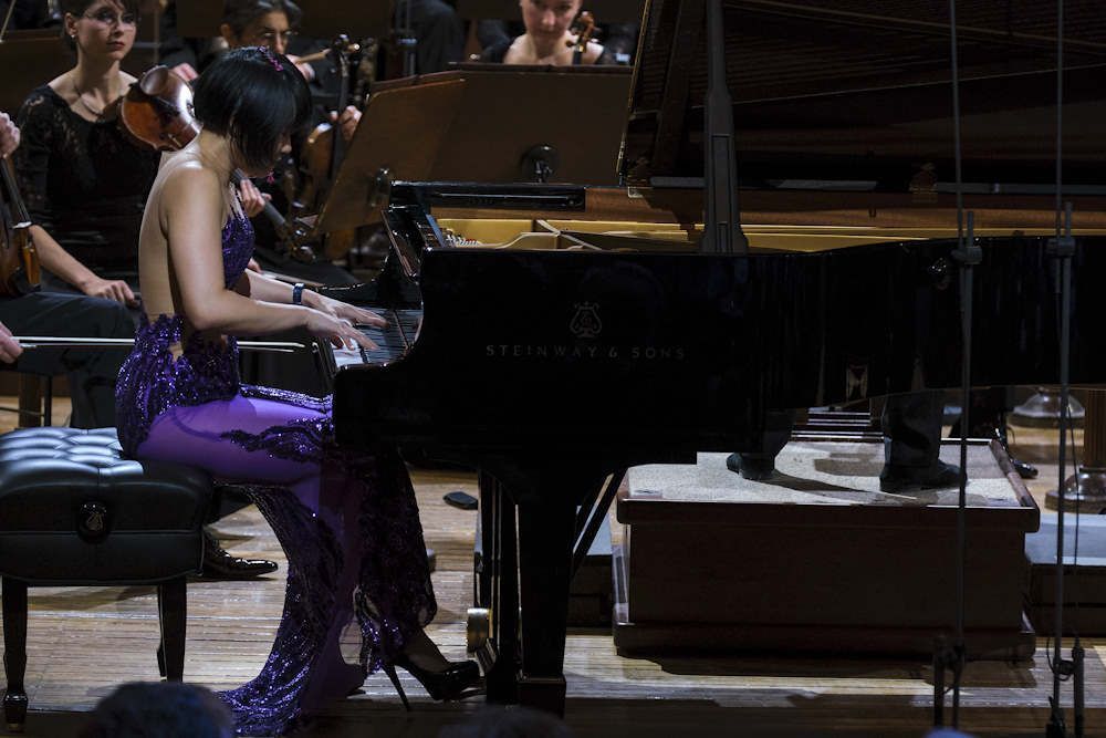 Rachmaninov, Janáček, Smolka: Yuja Wang, Chœur philh. de Prague - Orch. philh. tchèque, Semyon Bychkov