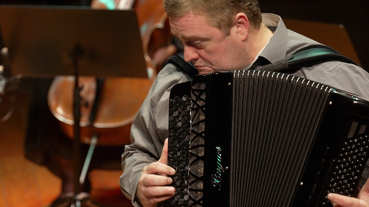 Tangos in Buenos Aires: Royal Chamber Orchestra of Wallonia, Vahan Mardirossian