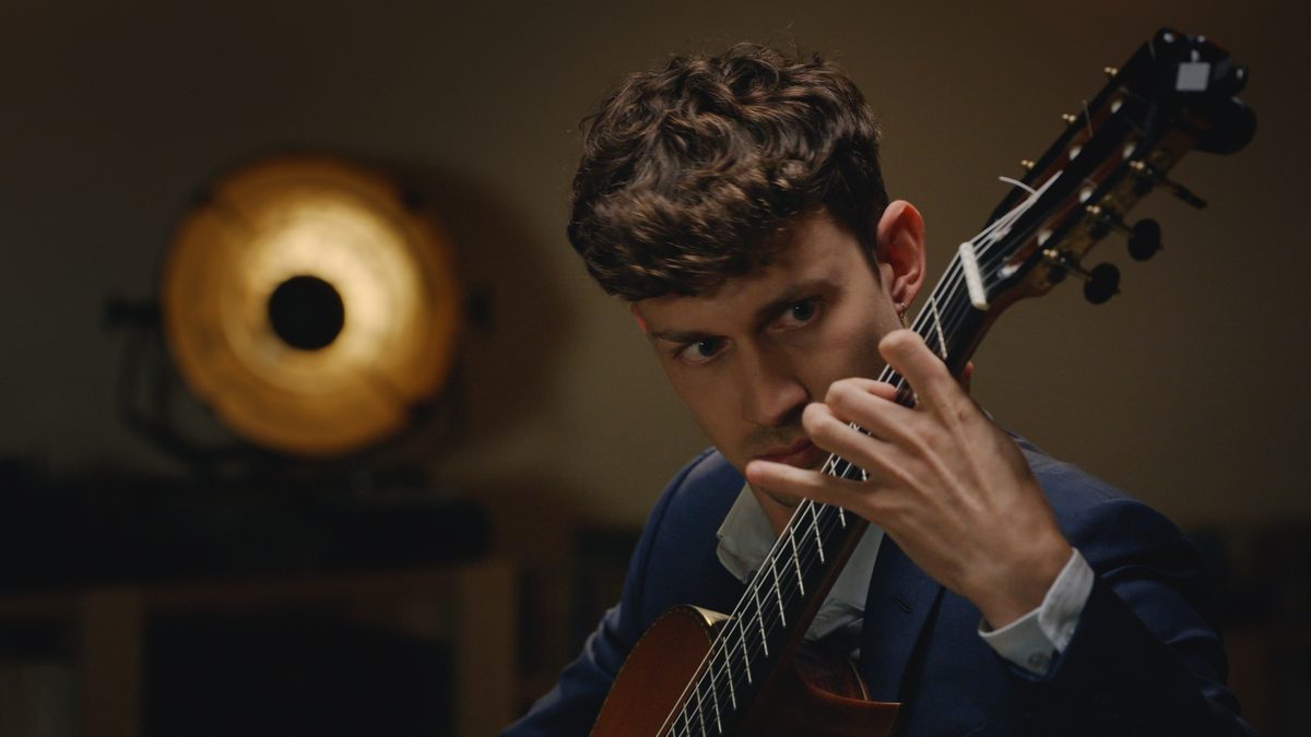 Thibaut Garcia: The Guitar at the Summit - A film by Bruno Monsaingeon